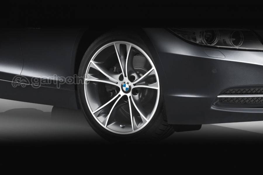 BMW Z4 Image Gallery