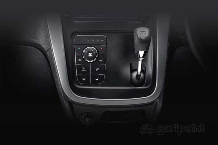Mahindra KUV100 NXT Image Gallery