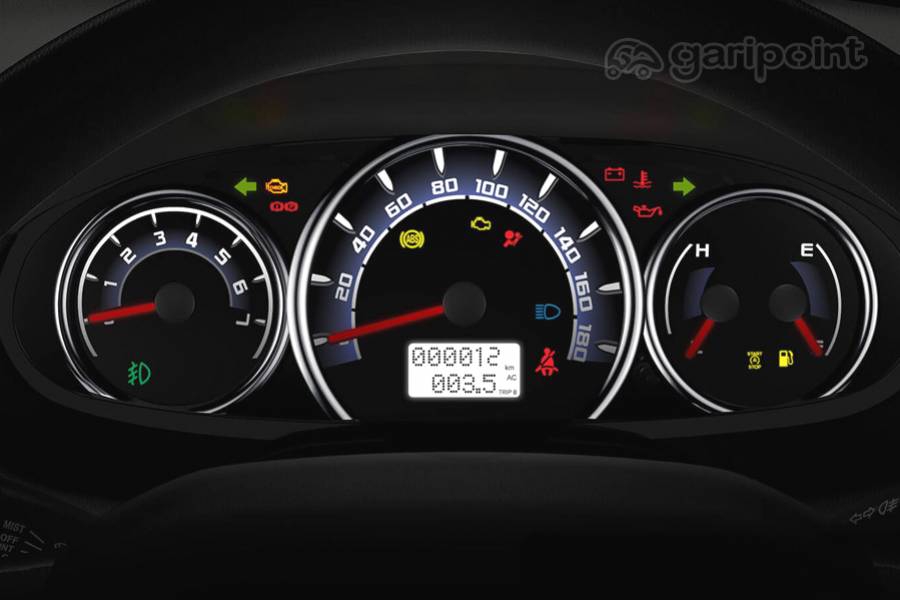 Mahindra NuvoSport Image Gallery