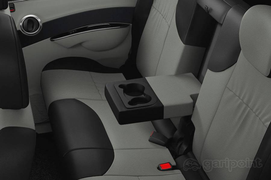 Mahindra NuvoSport Image Gallery