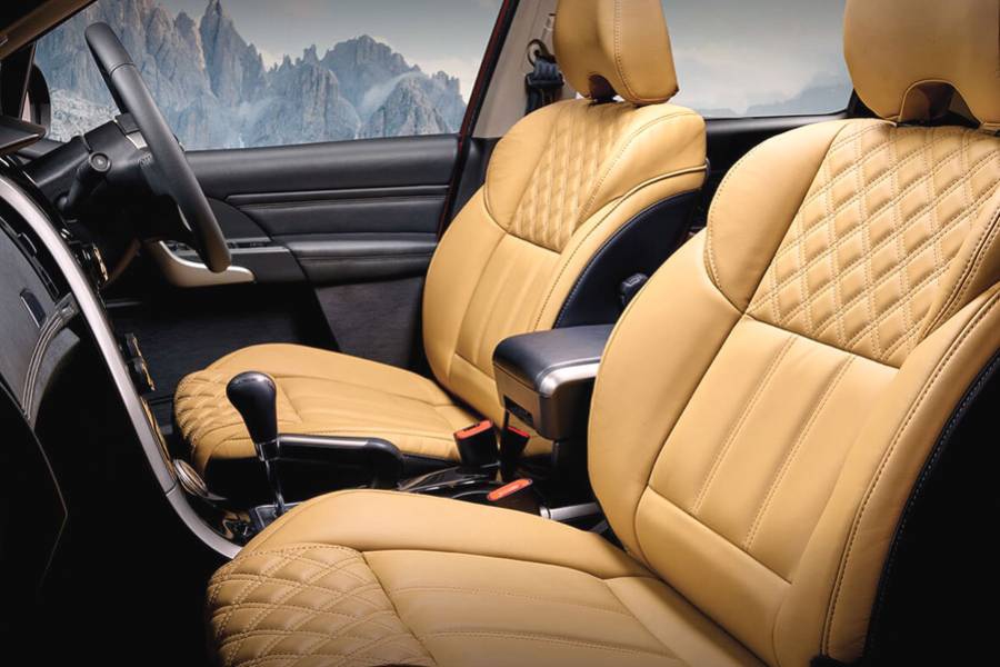 Mahindra XUV 500 Image Gallery