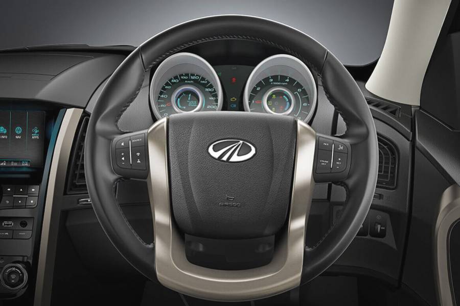 Mahindra XUV 500 Image Gallery