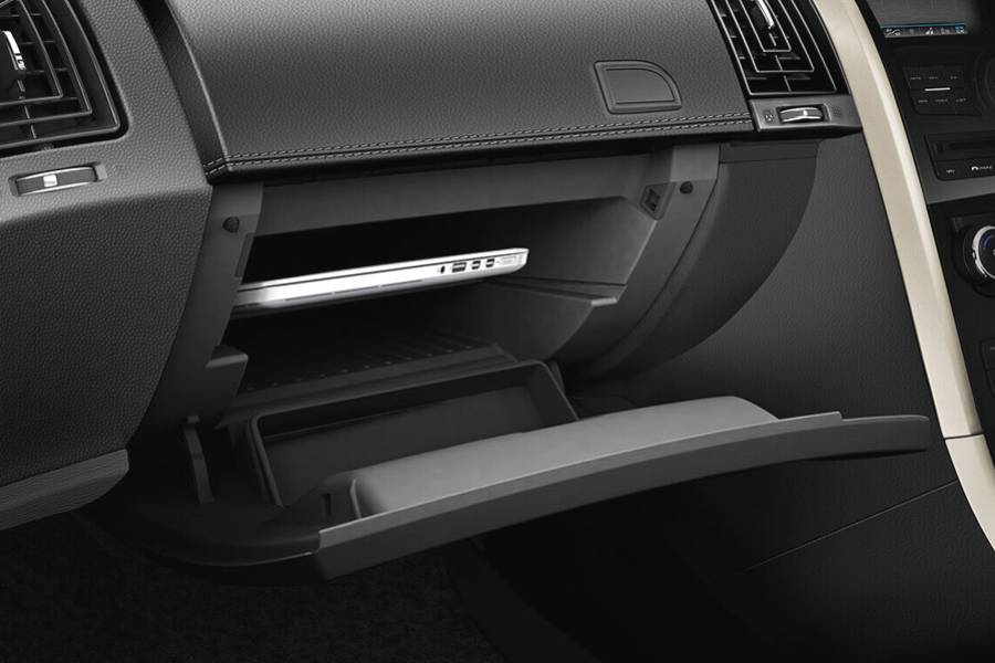 Mahindra XUV 500 Image Gallery