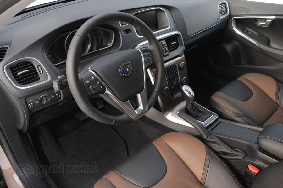 Volvo V40 Cross Country Image Gallery