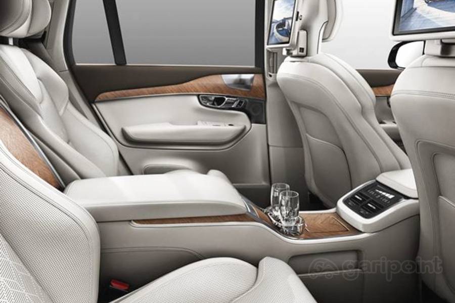 Volvo XC90 Image Gallery